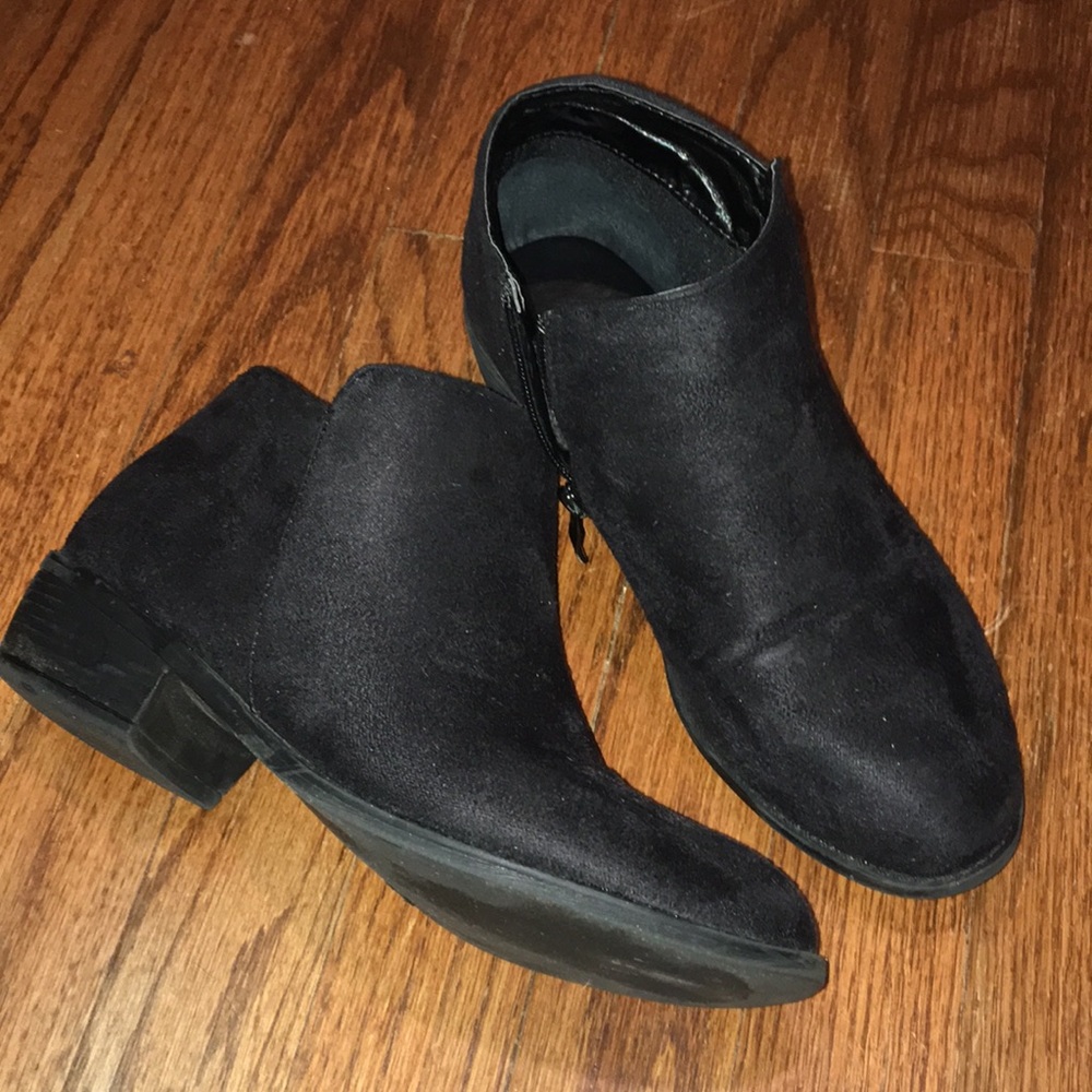 Black ankle booties suede! 6.5